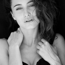 Demetra Avincola - 幸運演員 飾演Demetra