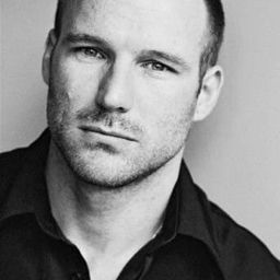 D. Neil Mark 飾演 Eric Payeton