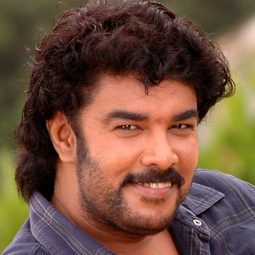 Sundar C - Madha Gaja Raja導演