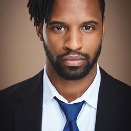 David W. Rice 飾演 Bobo