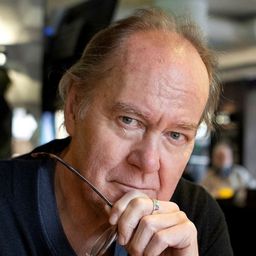 Peter Haber 飾演 Polisassistent Wirén