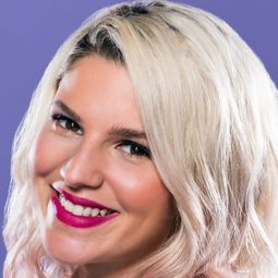 卡莉·阿奎利諾 - Pete Davidson呈獻：死黨齊搞笑演員 飾演Self