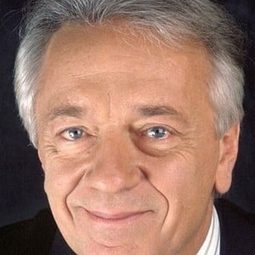 Jean-Pierre Cassel 飾演 Rodrigo