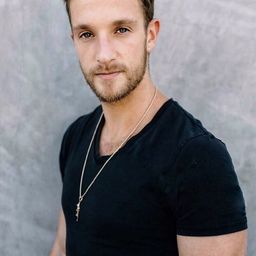 Josh Fried 飾演 Hit Man #3