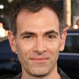 文森佐·納塔利 - 雷·哈里豪森：特效巨人演員 飾演Self