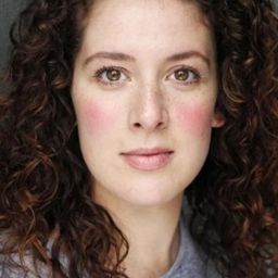 Natalie Casey 飾演 Pip Price