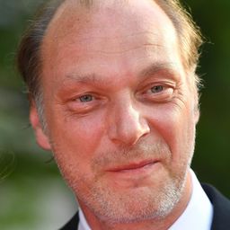 Martin Brambach 飾演 Der Lange, Terrorist