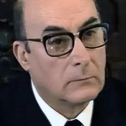 荷西·曼努·門德斯 飾演 Joaquim Antunes