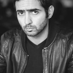 Roda Fawaz 飾演 Redouane