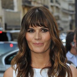 Marina Hands - 爆炸性的成功演員 飾演Ariane