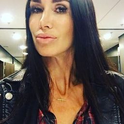 Katarzyna Paskuda 飾演 Esma