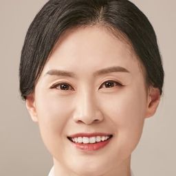 Jeon Eun-mi - 上流寄生族演員 飾演Mart Cashier