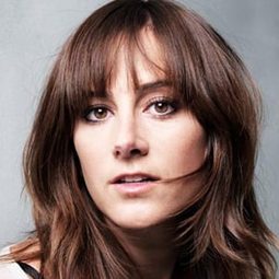 Tori White 飾演 Ix (Alex)