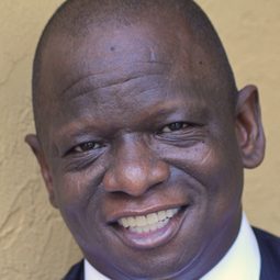 Troy Hogan - Mercy Black演員 飾演Officer Hamilton