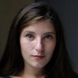 Savannah Rol - 墜惡真相演員 飾演Constable / Sandra