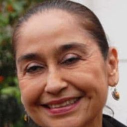 Marini Soerjosoemarno 飾演 Madam Nahed