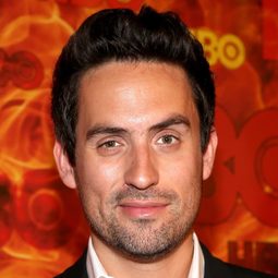 Ed Weeks 飾演 William