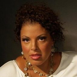 Melique Berger 飾演 Upset Mother (voice)