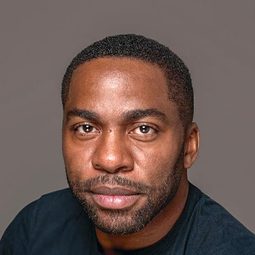 Lázaro Ramos - Ó Paí, Ó: Look at This演員 飾演Roque