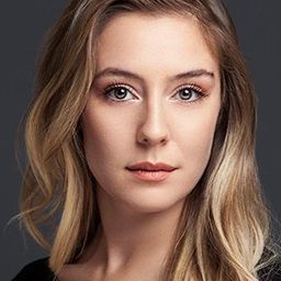 艾格·柯肯利 飾演 Nurhan