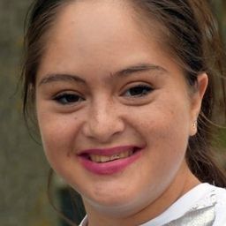 Mayane Sarah El Baze 飾演 Mayane