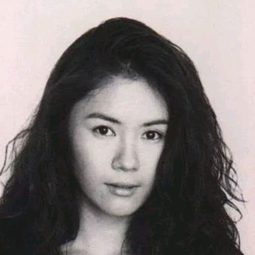 Maki Ohguro 飾演 Self