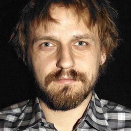 帕維爾·杜馬賈拉 飾演 Piotr