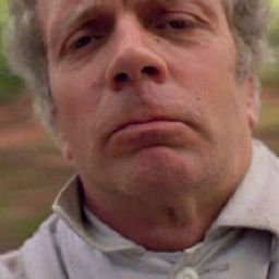 Arthur Howell - Police Dog演員 飾演Police Dispatcher (uncredited)