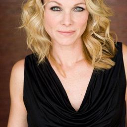 Nicole Cannon 飾演 Lorna