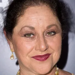 安潔莉卡·亞拉岡 - They Are All Dead演員 飾演Paquita