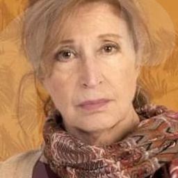 Sofia Seirli 飾演 Sister Elena