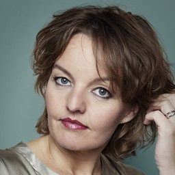 Sanne Wallis de Vries 飾演 Brenda