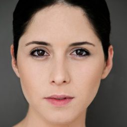 Türkü Hazer - Zincirbozan演員 飾演Emel