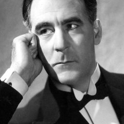 Austin Trevor 飾演 Hercule Poirot