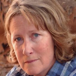 Cinda Adams 飾演 Nurse Baxter (voice)