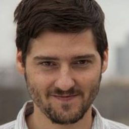 Carlos Marques-Marcet - 跨出真我編劇