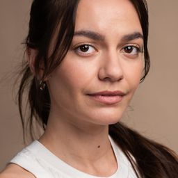 Celeste Loots 飾演 Nurse