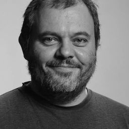 Kitodar Todorov 飾演 Referee