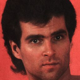 Jon Dough 飾演 Masked Man