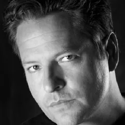 戴爾·米基夫 飾演 Clark Davis