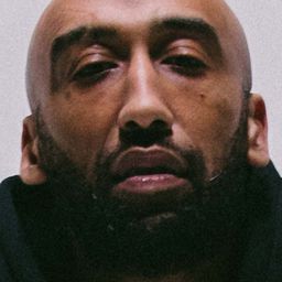 納斯畢爾 飾演 Slim