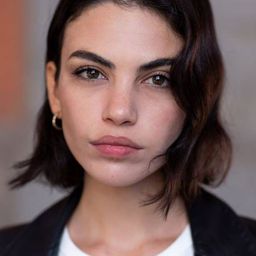 Giulia Ercolini 飾演 Bambi / Angela