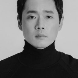 Moon Jae-won 飾演 Assistant CF Director