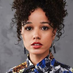 阿麗莎・溫萊特 飾演 Betaine