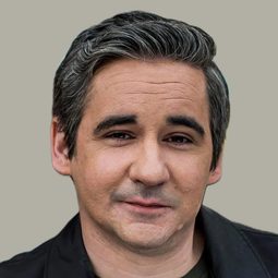 Iain Robertson - One Last Chance演員 飾演Nellie