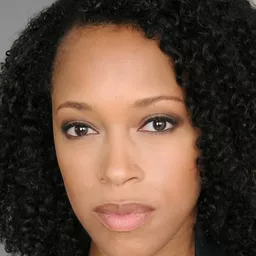 Cherise Boothe 飾演 Community Security Guard