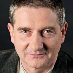 Artur Steranko 飾演 doktor Brzezina