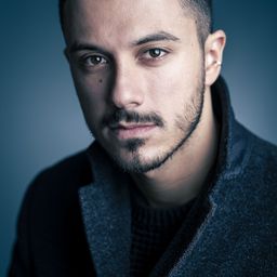 Rafael Cebrian 飾演 Lupe