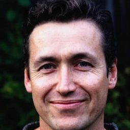 Andrew Currie - 隱形之人導演