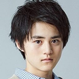 鈴鹿央士 飾演 Kanji Sato